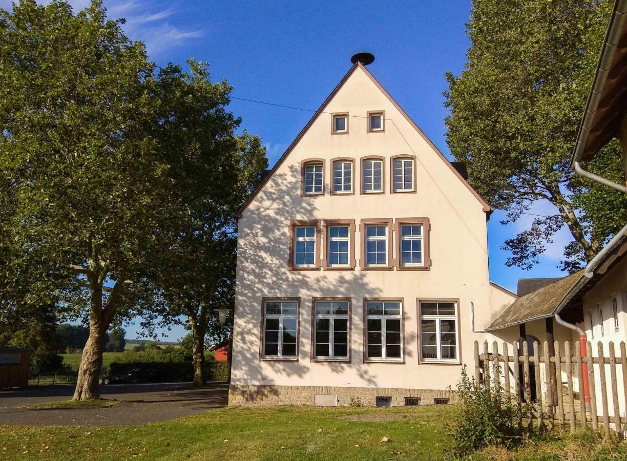 Alte Schule Gaestehaus - The Principal'S Rooms Appartment Bitburg Exterior photo